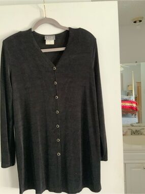 KIM Black Button-Front V-Neck Tunic